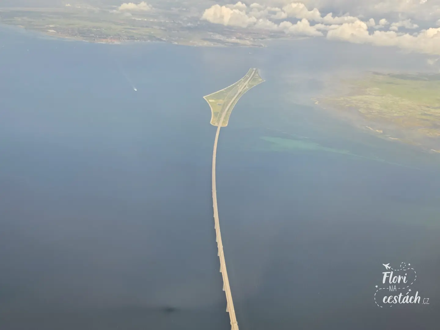 Slavný Öresundský most spojující Dánsko a Švédsko nad mořem.