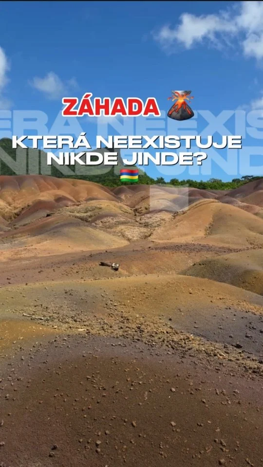 Co se stane, když spojíš sedmi barevnou hlínu a 12 panáků místního rumu? 🇲🇺🥃 Vítej v geoparku Chamarel na jihozápadě Mauricia!

​Tohle místo je naprostý přírodní i chuťový unikát. Nejdřív tě dostane majestátní vodopád Chamarel, který padá do hlubokého kaňonu z výšky téměř 100 metrů.

​Hned vedle uvidíš Sedmibarevnou zemi. Tyhle vulkanické duny jsou staré přes 600 milionů let a jejich barvy se nikdy nesmíchají, a to ani během drsných tropických lijáků. Jako bonus tu žijí obří želvy! 🐢

​Výlet pak musíš zakončit v Rhumerii de Chamarel. Používají vlastní třtinu bez jakýchkoliv hnojiv, ukážou ti tradiční výrobu a pak přijde ochutnávka všech 12 druhů rumů a likérů. Nešlo odolat, domů vezeme hned několik lahví! 🎉

​🗺️ Chceš přesný návod, jak Chamarel a celý Mauricius procestovat na vlastní pěst, bez chyb a ušetřit tisíce korun? Kompletní mapy, souřadnice a náš 12denní plán cesty tě čekají v mém e-booku. Odkaz najdeš v biu nebo na 👉 florinacestach.cz/eshop.

​#mauricius #chamarel #rum  #dovolená #bezcestovky