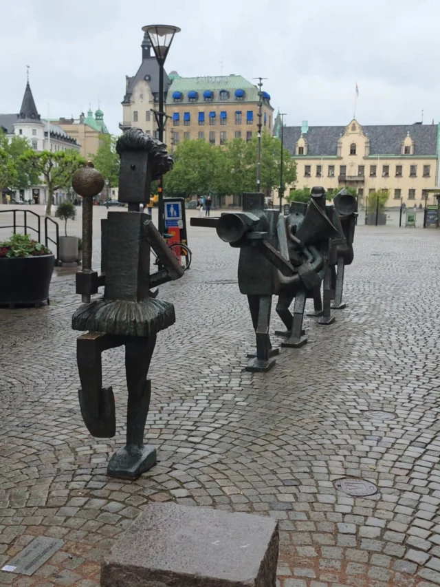 ​🇸🇪 ŠVÉDSKÝ VIBE: Na skok v Malmö!

​Rychlá odbočka z Kodaně, která rozhodně stála za to. Stačí přejet most a jsi v jiném světě. Tady je malá ochutnávka. 

​Kompletní článek a návod na tuhle rychlou cestu najdeš na mém webu:

👉 https://florinacestach.cz/malmo-z-kodane/

​#malmo #svedsko #bezcestovky #eurovikend #florinacestach