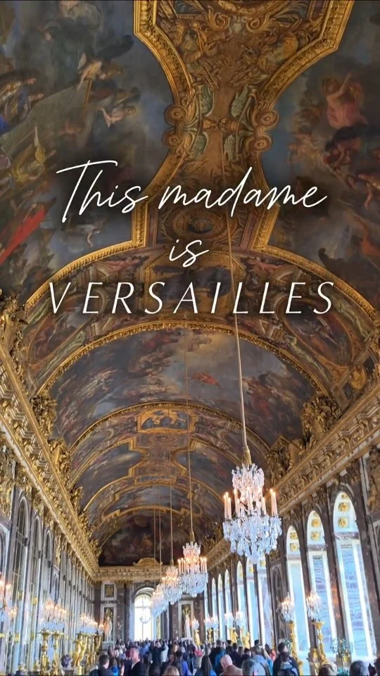 This madame is Versailles.

Královská vznešenost, pozlacený luxus a ikonické fontány. 👑 Zámek Versailles je místo, ze kterého se ti jednoduše tají dech. Projdi se s námi přímo srdcem slavného sídla francouzských králů! ✨

​Chystáš se do Paříže na vlastní pěst? Kompletního průvodce a praktické tipy najdeš v mém e-booku:

👉 https://florinacestach.cz/eshop/pruvodce-pariz/

​#versailles #pariz #bezcestovky #francie #florinacestach